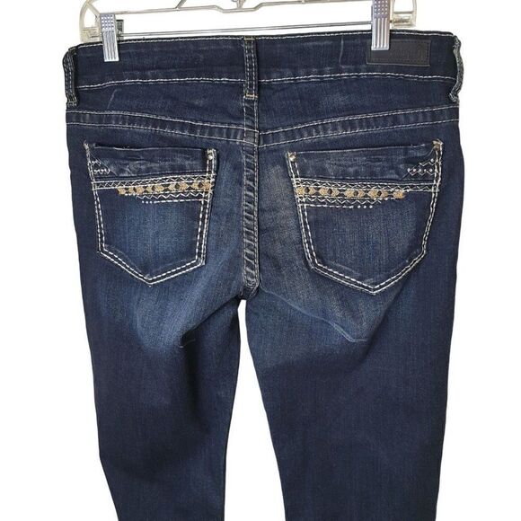 Daytrip Women's Jeans Slim Boot Dark Denim Embroidered Jeans 31" NWOT - Picture 5 of 9